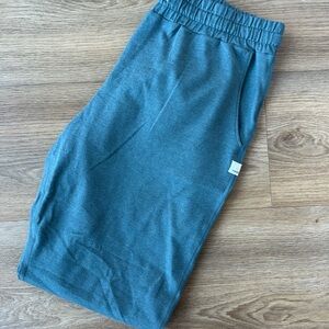 Vuori Performance Joggers- Size small